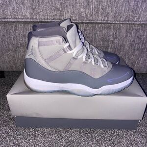 Air Jordan 11 retro “cool grey” Men’s size 12